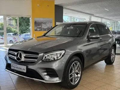 Gebraucht Mercedes GLC250 AMG line 204 PS (150 kW) 2019 Selenitgrau  metalliclack (metallic) SUV
