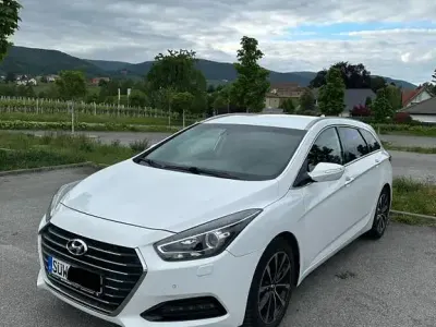 Gebraucht Hyundai i40 Premium 141 PS (103 kW) 2017 Weiß Kombi