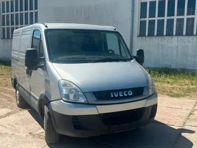 Gebraucht Iveco Daily 106 PS (77 kW) 2011 Grau Van / Kleinbus