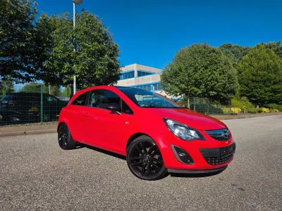 Gebraucht Opel Corsa Color Edition 87 PS (63 kW) 2013 Rot Kleinwagen