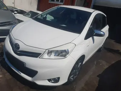 Brugt Toyota Yaris 99 HK (72 kW) 2014 Hvid Hatchback