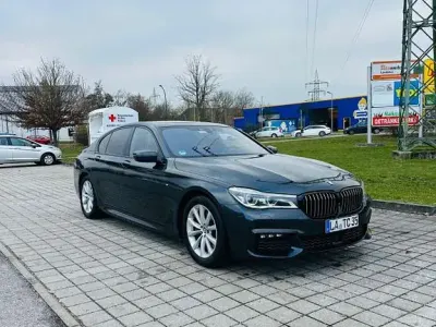 Gebraucht BMW 740 Executive 320 PS (235 kW) 2016 Grau Limousine