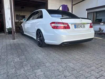 Gebraucht Mercedes E500 AMG 408 PS (300 kW) 2012 Weiß Limousine