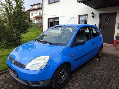 Second-hand Ford Fiesta 82 CP (60 kW) 2003 Albastru Hatchback