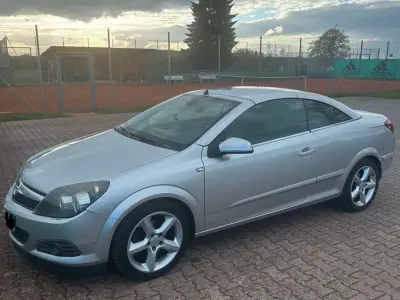 Gebraucht Opel Astra 140 PS (102 kW) 2006 Silber Cabrio
