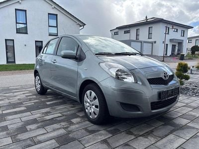 Gebraucht Toyota Yaris Executive 101 PS (74 kW) 2009 Grau Kleinwagen