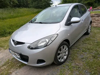 Gebraucht Mazda 2 75 PS (55 kW) 2009 Silber Kleinwagen