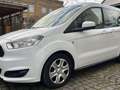 Gebraucht Ford Tourneo Courier 101 PS (74 kW) 2015 Weiß Van / Kleinbus