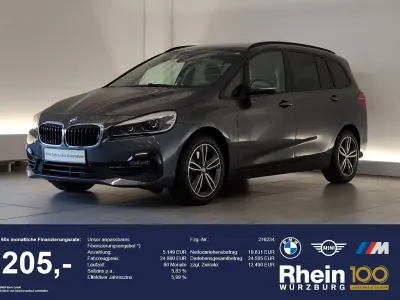 Gebraucht BMW 220 Gran Tourer Sport Line 178 PS (130 kW) 2022 Grau Van / Kleinbus