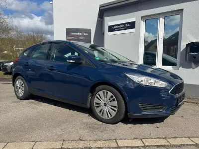 Gebraucht Ford Focus 101 PS (74 kW) 2015 Blau Limousine