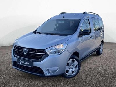 Highlandgrau Gebraucht 2020 Dacia Dokker Comfort Van / Kleinbus | 12.990 € (Guter Preis)