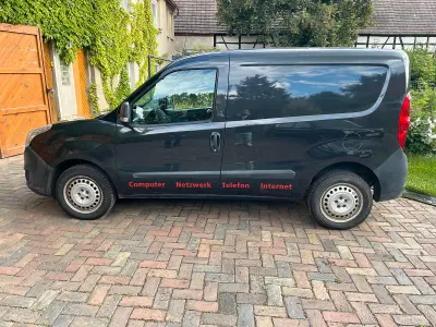 Gebraucht Opel Combo 95 PS (69 kW) 2014 Schwarz Van / Kleinbus