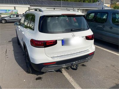 Mercedes GLB220