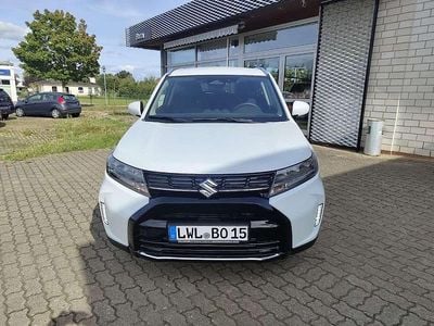 Neu Suzuki Vitara Comfort 110 PS (80 kW) 2025 Pearl cool white metallic SUV
