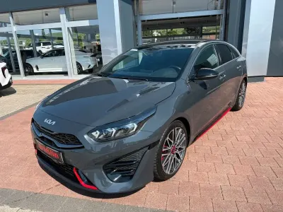 Gebraucht Kia ProCeed Comfort 204 PS (150 kW) 2024 Grau Kombi