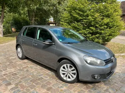 Gebraucht VW Golf VII Style 105 PS (77 kW) 2012 Grau Limousine