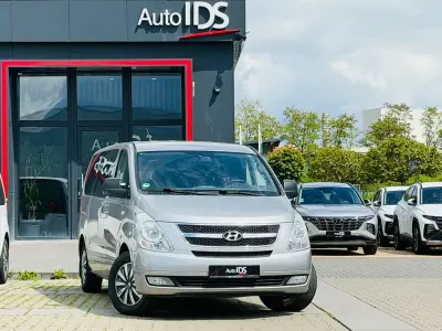 Gebraucht Hyundai H-1 Premium 170 PS (125 kW) 2012 Grau Van / Kleinbus