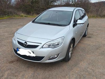 Gebraucht Opel Astra Edition 179 PS (131 kW) 2011 Silber Kombi