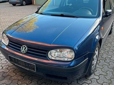 Usata VW Golf IV 75 CV (55 kW) 1999 Blu Utilitaria