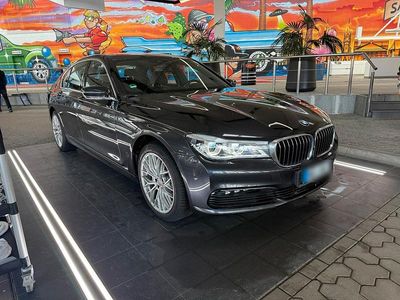 Schwarz Gebraucht 2017 BMW 740 Limousine | 24.300 €