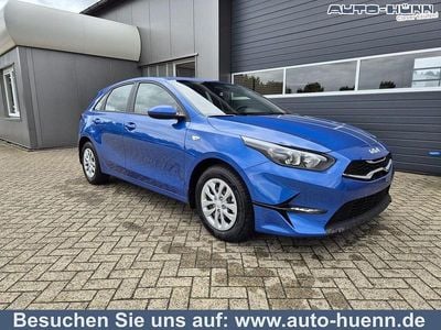 Blue flame metallic Neu 2025 Kia Ceed Vision Kleinwagen | 22.990 € (Fairer Preis)