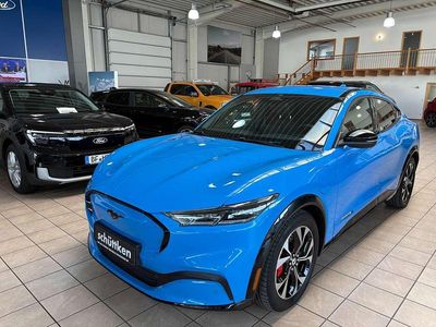 Grabber blue Gebraucht 2022 Ford Mustang Mach-E Extended Range SUV | 41.990 € (Etwas zu teuer)