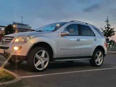 Gebraucht Mercedes ML320 224 PS (164 kW) 2006 Silber SUV