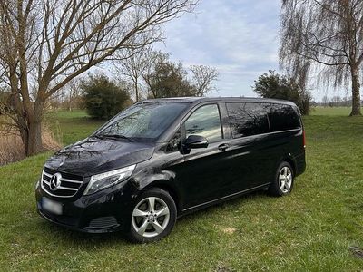 Second-hand Mercedes 220 163 CP (119 kW) 2016 Negru Monovolum