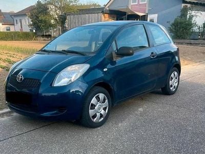 Usado Toyota Yaris 69 HP (50 kW) 2006 Azul Citadino