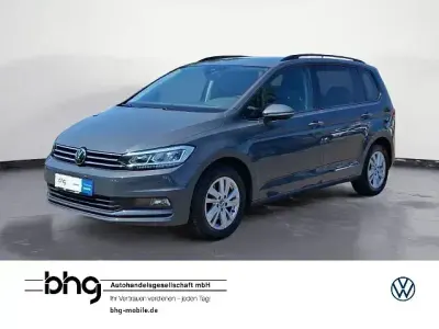 Gebraucht VW Touran Comfortline 150 PS (110 kW) 2023 Grau Van / Kleinbus