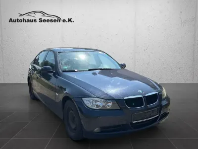 Gebraucht BMW 320 177 PS (130 kW) 2008 Blau Limousine