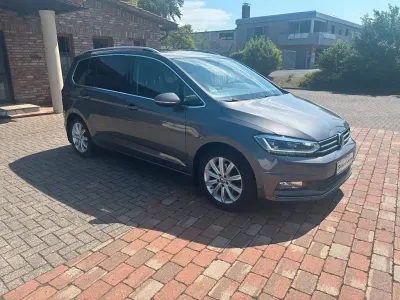 Gebraucht VW Touran Highline 150 PS (110 kW) 2015 Grau Van / Kleinbus