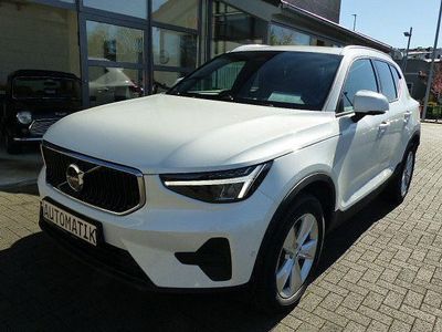 Gebraucht Volvo XC40 Core 163 PS (119 kW) 2025 Crystal white / metallic SUV