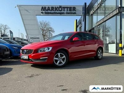 Gebraucht Volvo V60 Kinetic 152 PS (111 kW) 2018 Rot Kombi