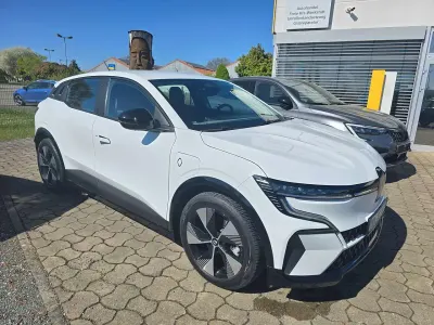 Używany Renault Megane E-Tech Equilibre 96 kW (131 KM) 2022 Biały Sedan/Limuzyna