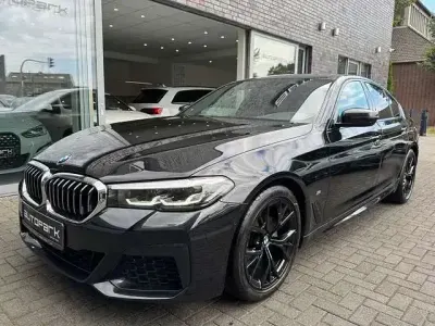 Gebraucht BMW 520 M Sport 190 PS (139 kW) 2023 Schwarz Limousine