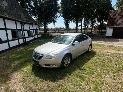 Gebraucht Opel Insignia 116 PS (85 kW) 2009 Silber Limousine