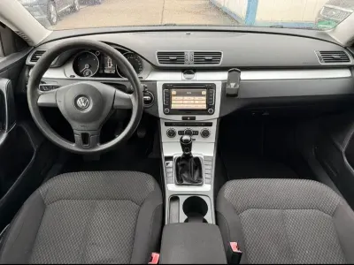 Gebraucht VW Passat Trendline 140 PS (102 kW) 2012 Schwarz Kombi