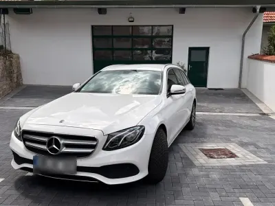 Gebraucht Mercedes E220 Avantgarde 194 PS (142 kW) 2018 Weiß Kombi