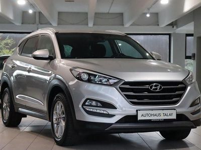 Gebraucht Hyundai Tucson Intro Edition 177 PS (130 kW) 2015 Silber SUV