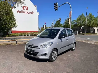 Gebraucht Hyundai i10 Edition 69 PS (50 kW) 2011 Sleek silver Kleinwagen