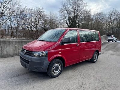 Rot Gebraucht 2011 VW Caravelle Van / Kleinbus | 11.200 € (Guter Preis)