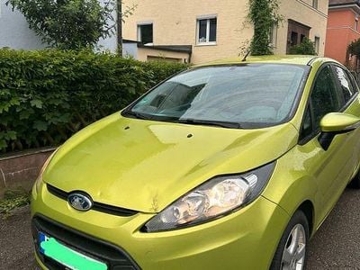 Second-hand Ford Fiesta Trend 82 CP (60 kW) 2010 Verde Berlinǎ