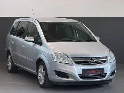 Gebraucht Opel Zafira Edition 140 PS (102 kW) 2010 Silber Van / Kleinbus