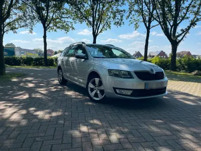 Gebraucht Skoda Octavia 2016 Silber Kombi