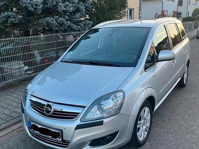 Usata Opel Zafira 125 CV (91 kW) 2013 Argento Monovolume