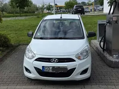 Gebraucht Hyundai i10 Edition 69 PS (50 kW) 2013 Weiß Kleinwagen