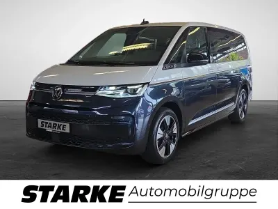 Neu VW Multivan Life 150 PS (110 kW) 2026 Blau (candyweiß/ starlight blue met) Van / Kleinbus
