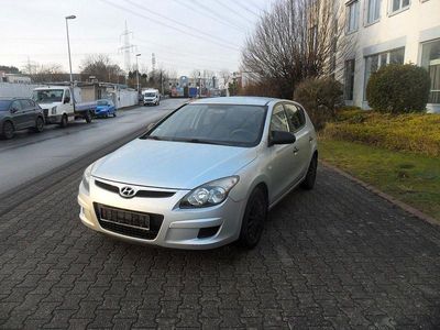 Silber Gebraucht 2010 Hyundai i30 Edition Limousine | 2.490 € (Guter Preis)