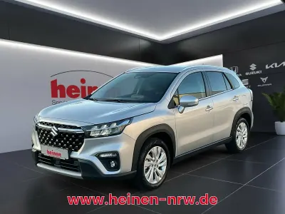 Usata Suzuki SX4 Comfort 116 CV (85 kW) 2023 Argento SUV